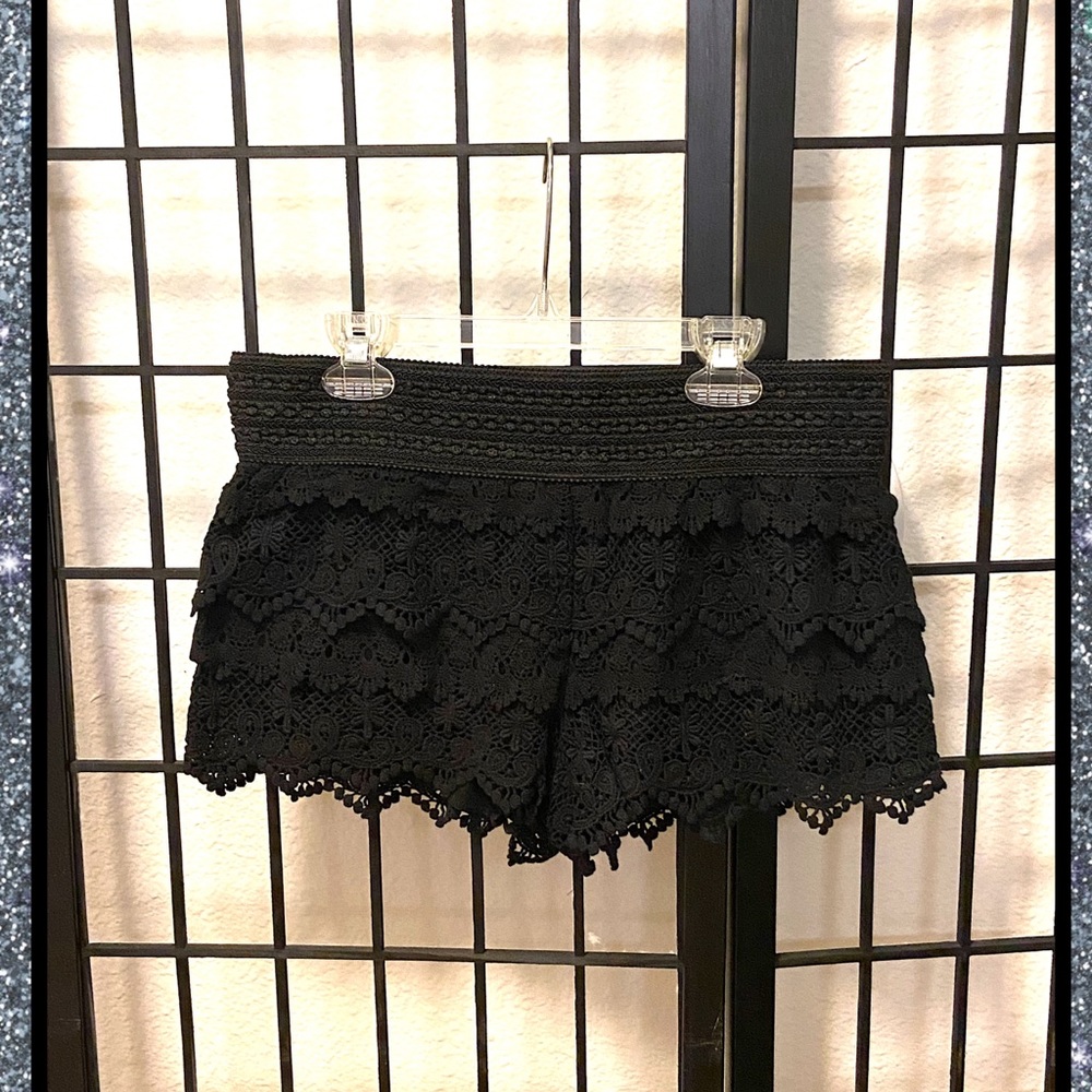 Maison Jules Black Lace Cropped Shorts